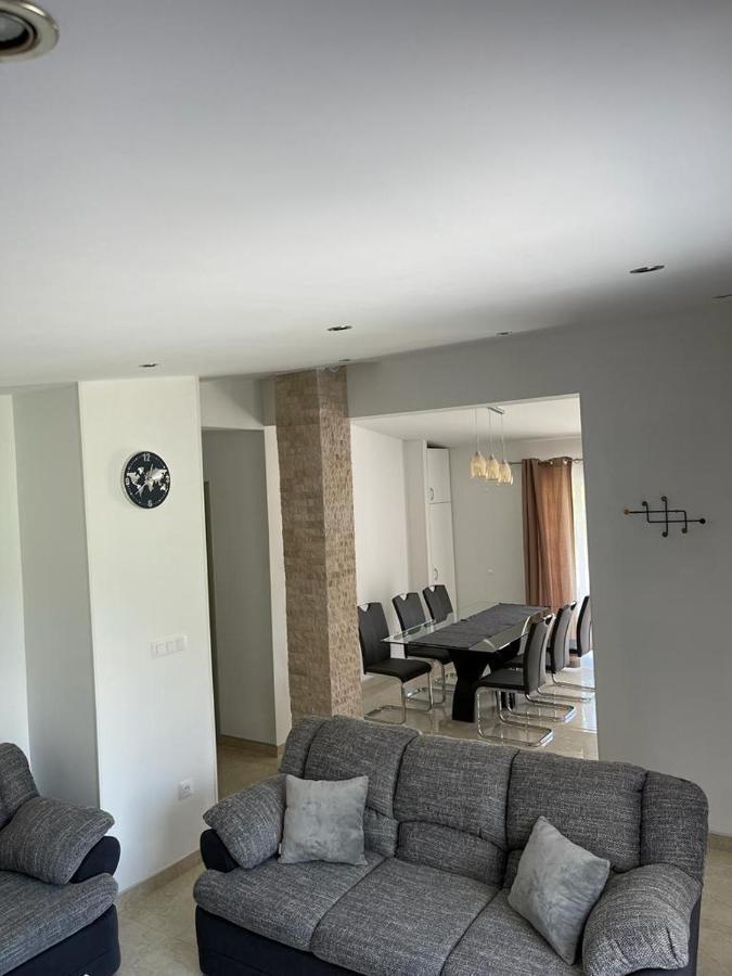 Apartman Nature Zvecanje المظهر الخارجي الصورة